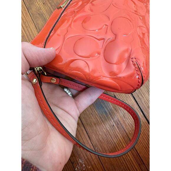 COACH Papaya Bright Orange Quilt Embossed C Wristlet - Picture 8 of 9